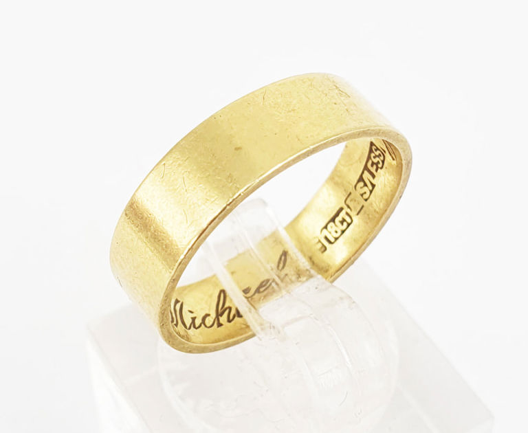 18k gold band ring
