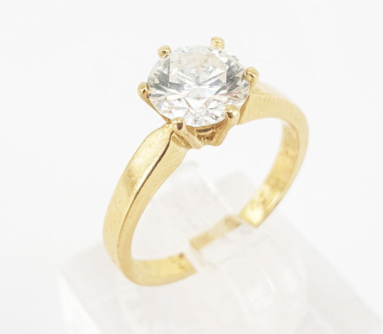 Single stone diamond ring