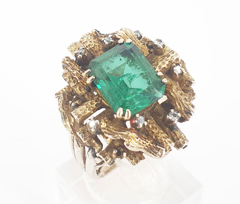 9k gold ring with composite green stone