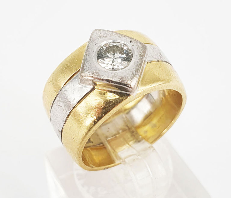 18k white and yellow gold band ring with diamond