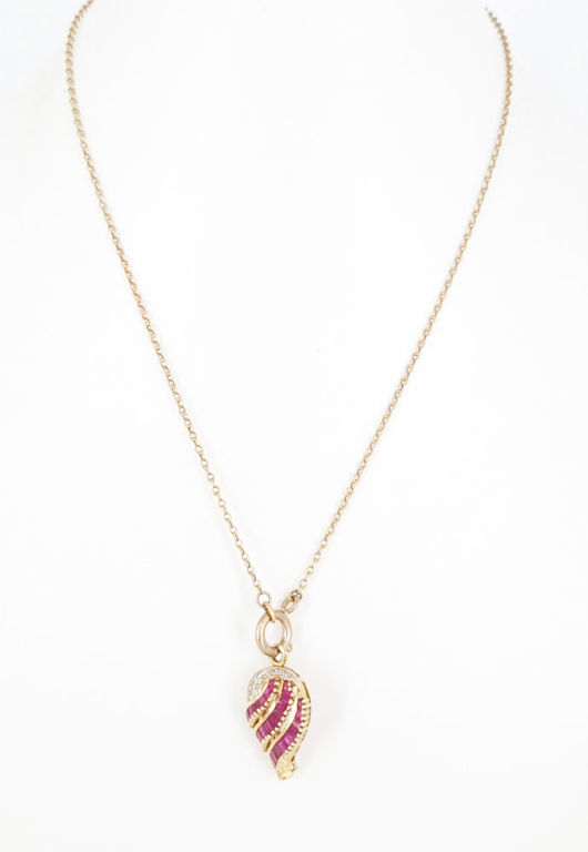 18k gold pendant with ruby and diamond and 9k gold chain