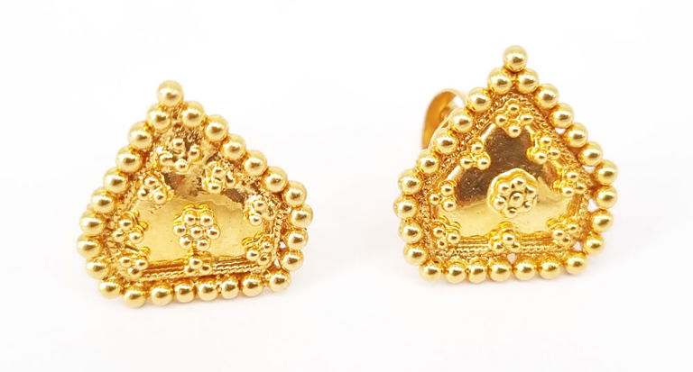 Gold ear-studs