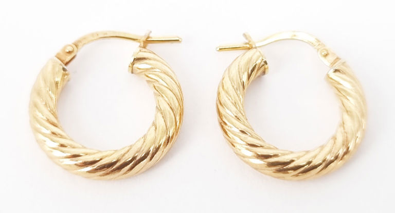 18k yellow gold hoop earrings