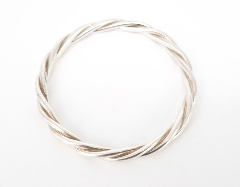 Silver bangle with Candy twist design