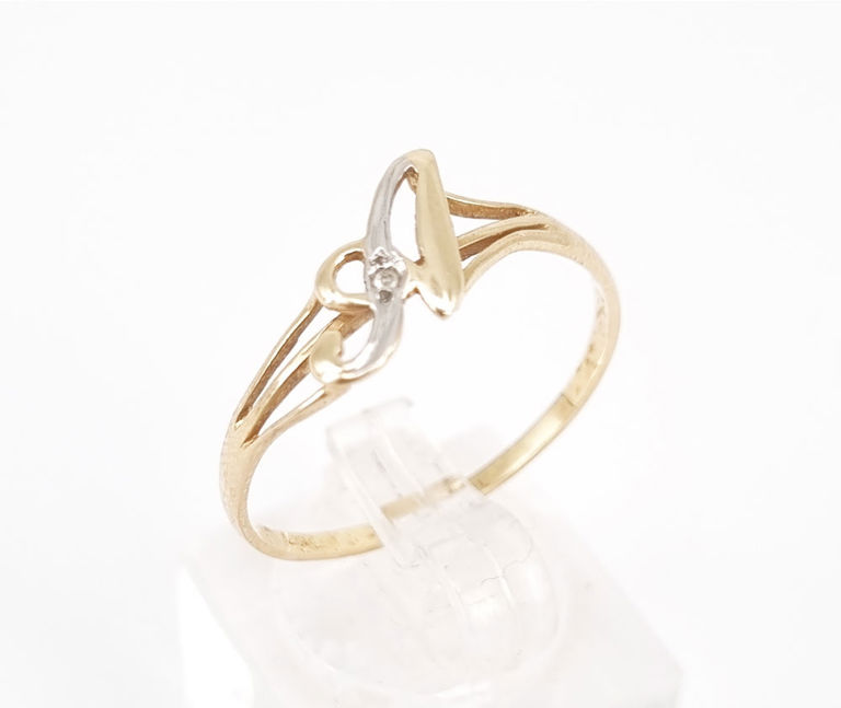 9k yellow gold 'A' ring