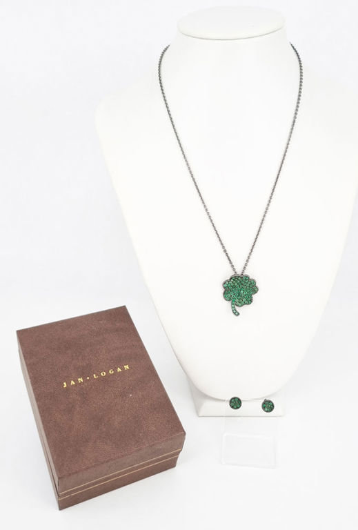 18k gold emerald pendant and matching stud earrings with 14k gold chain