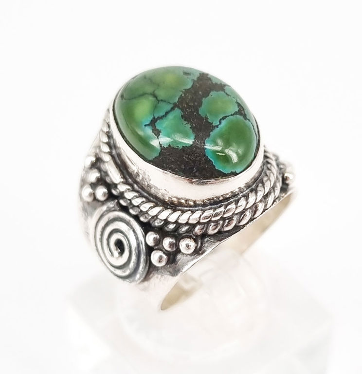 Vintage silver and turquoise ring