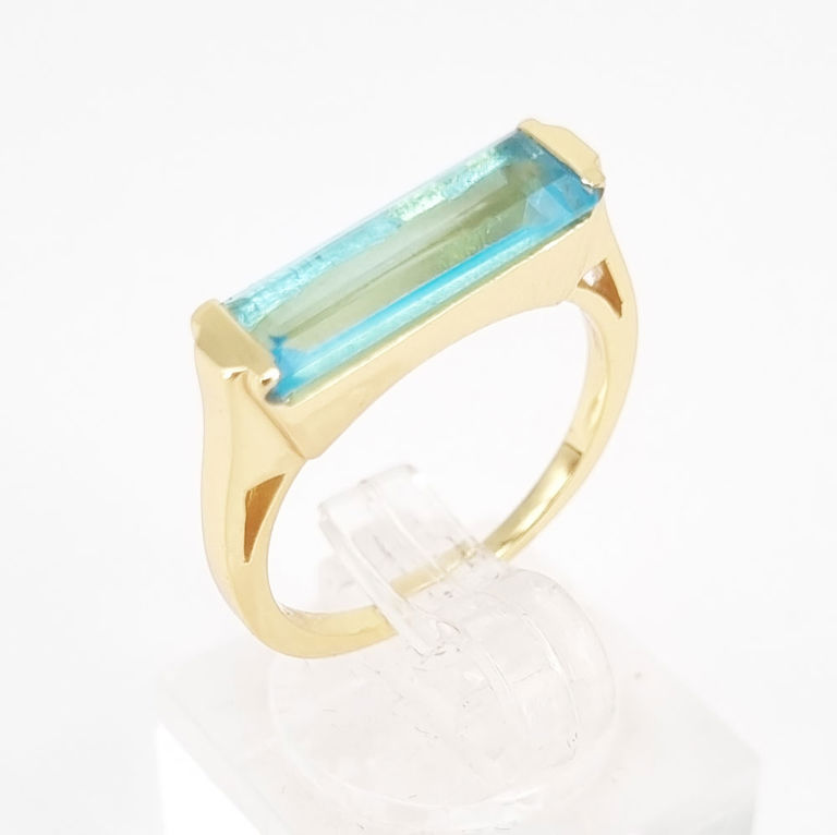 A blue paste ring in sterling silver gilt