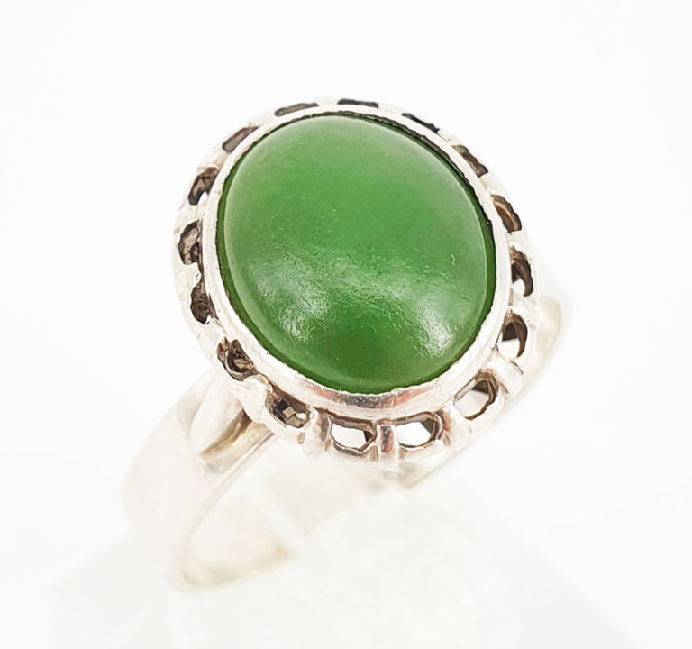 Vintage silver and jade ring