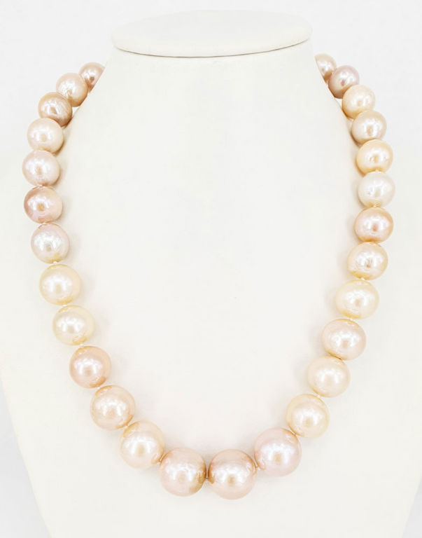 Light lavender necklace with 18k rose gold clasp