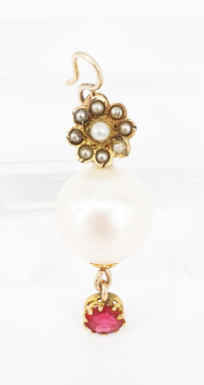 Antique gold pendant with seed pearl and red stone