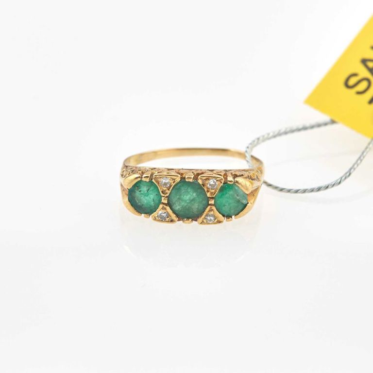 18k gold and stone ring
