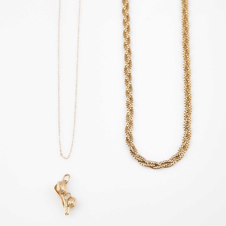 14k gold pendant and two neck chains