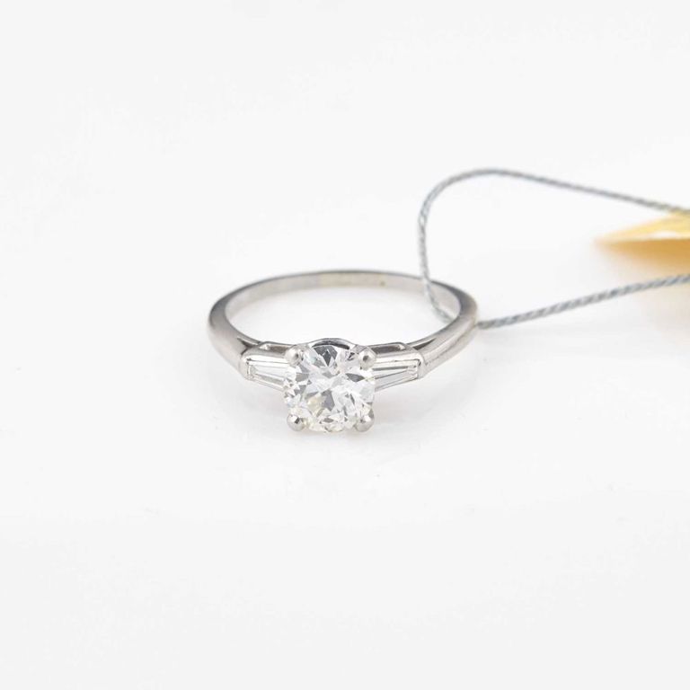 Diamond engagement ring