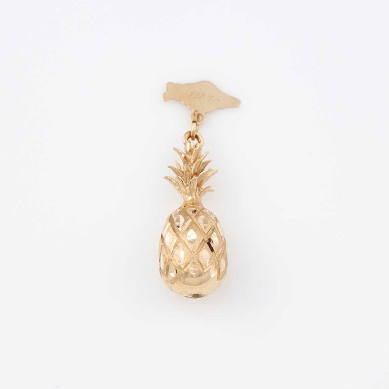 14k gold pendant