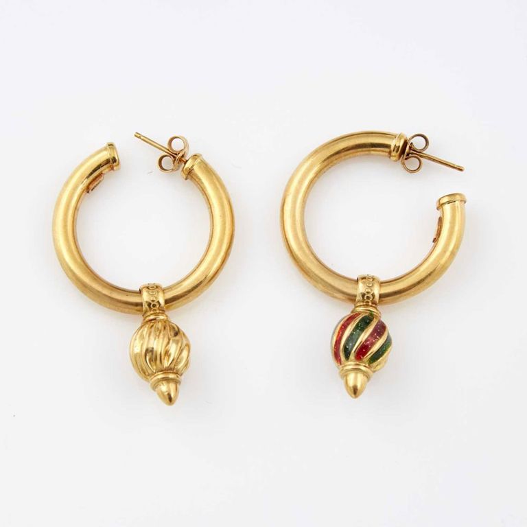 Two 18k gold and enamel earrings