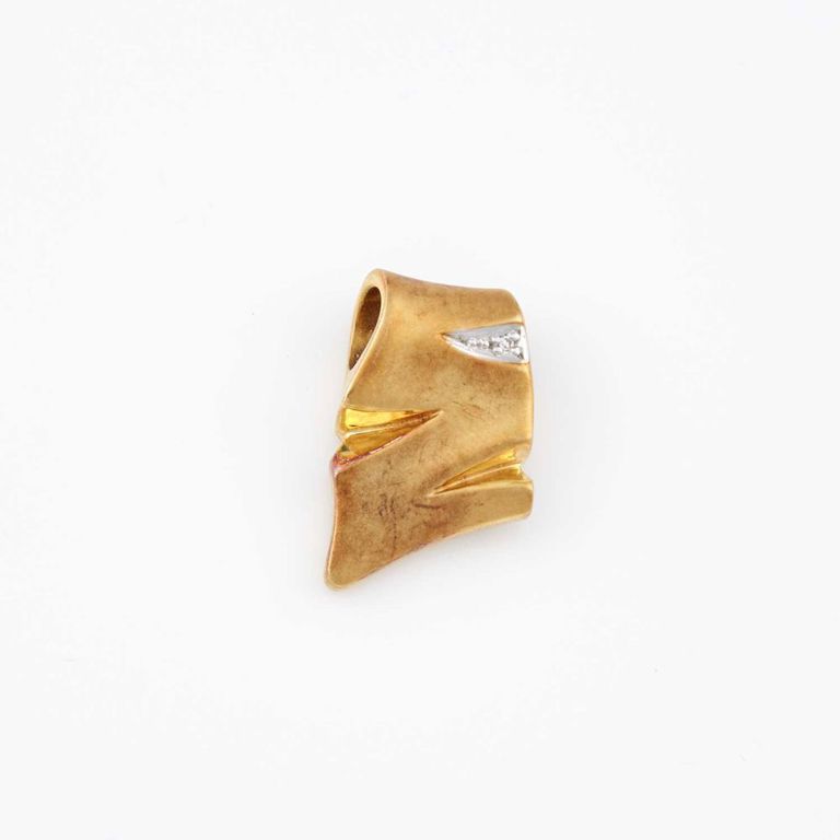 14k gold diamond pendant