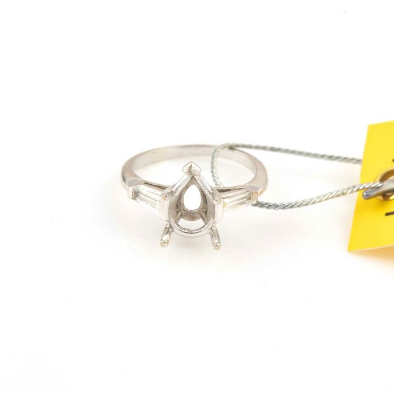 14k gold ring with stone