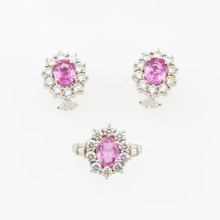 18k gold ring with diamond and stone and 18k gold earrings