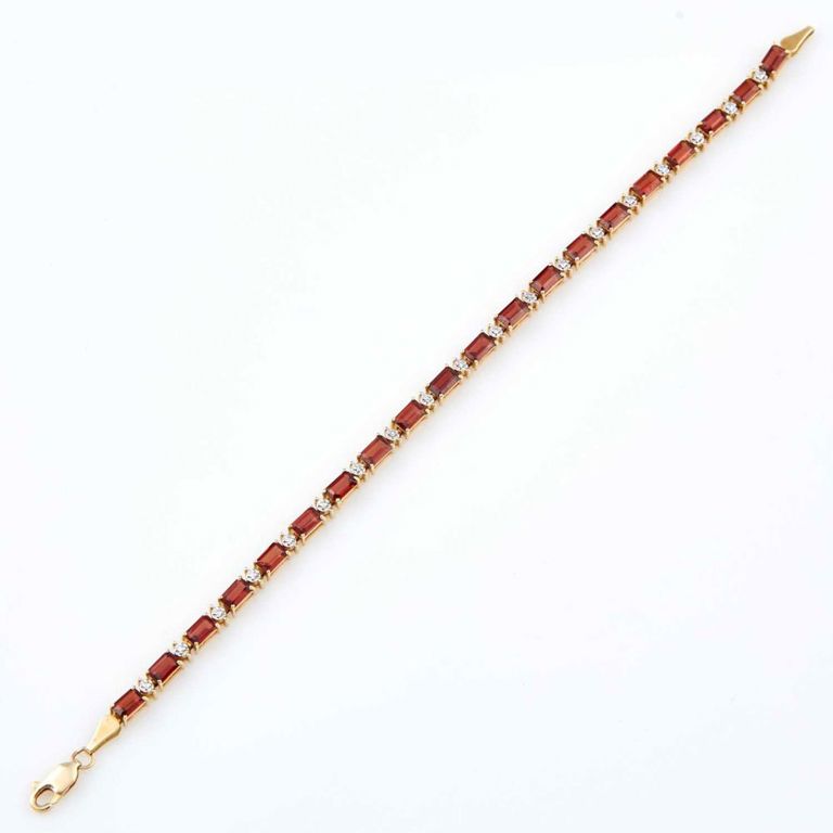 14k gold flexible bracelet with stone