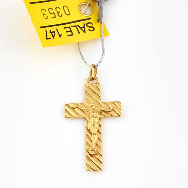 18k gold pendant