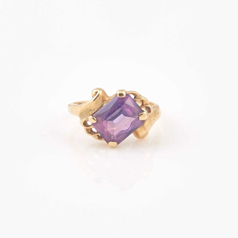 14k gold and stone ring
