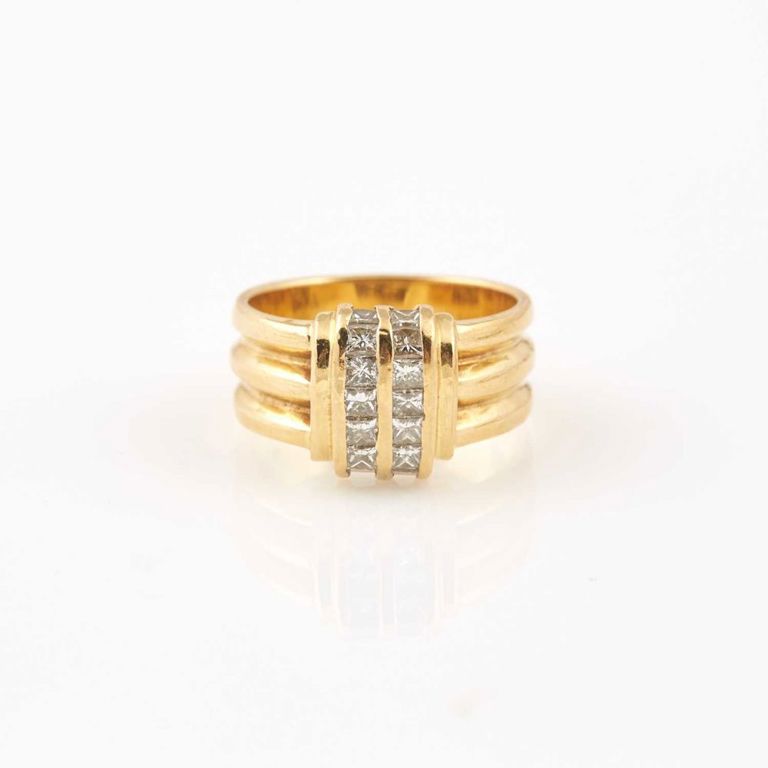 18k gold diamond ring