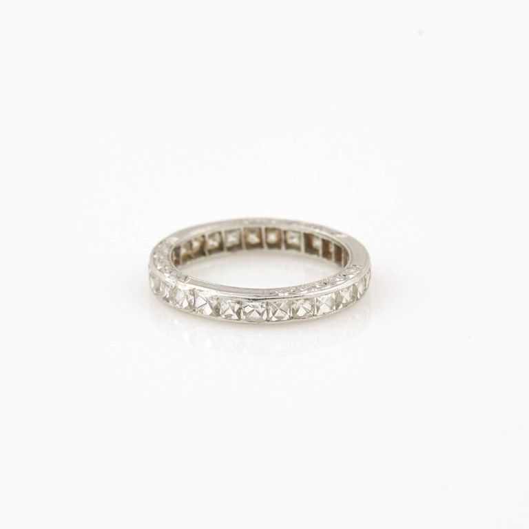 Platinum rose diamond wedding ring