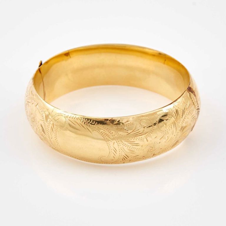 14k gold rigid bracelet