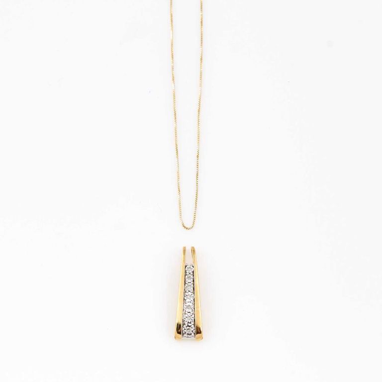 10k gold and stone pendant and neck chain