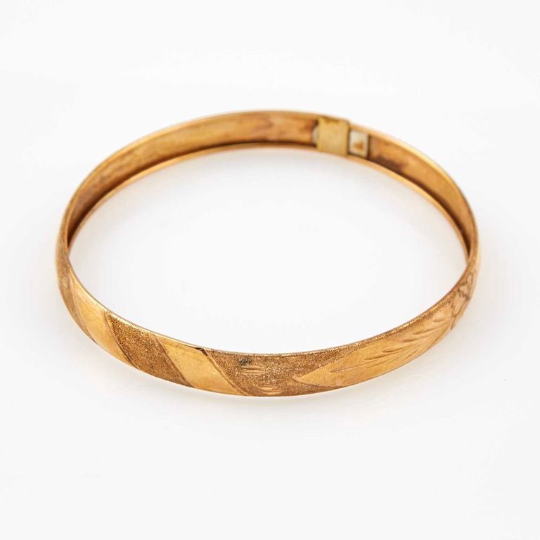 10k gold rigid bracelet