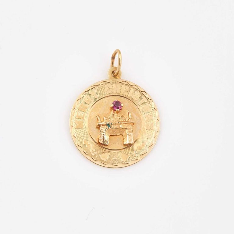 14k gold pendant