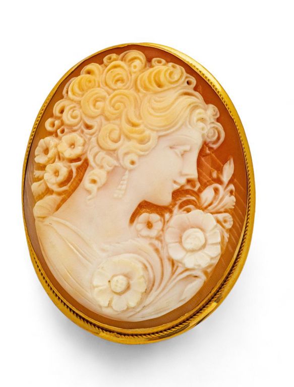 Victorian period cameo brooch/pendant