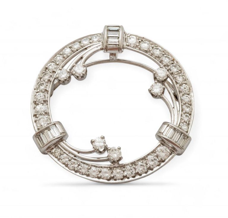 14k white gold diamond circle brooch