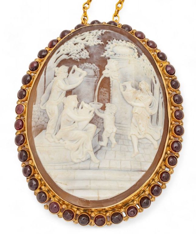 18k gold chain with cameo pendant and garnets