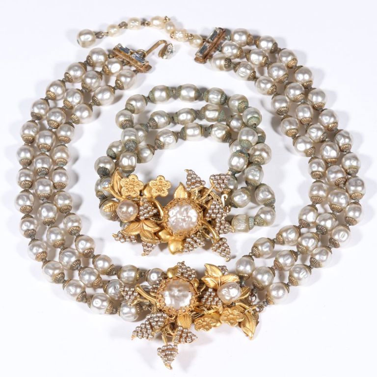 Pearl triple strand necklace and matching bracelet