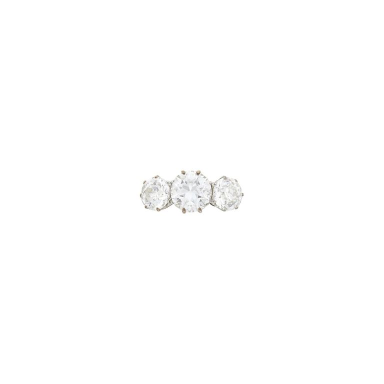 Platinum ring with diamond