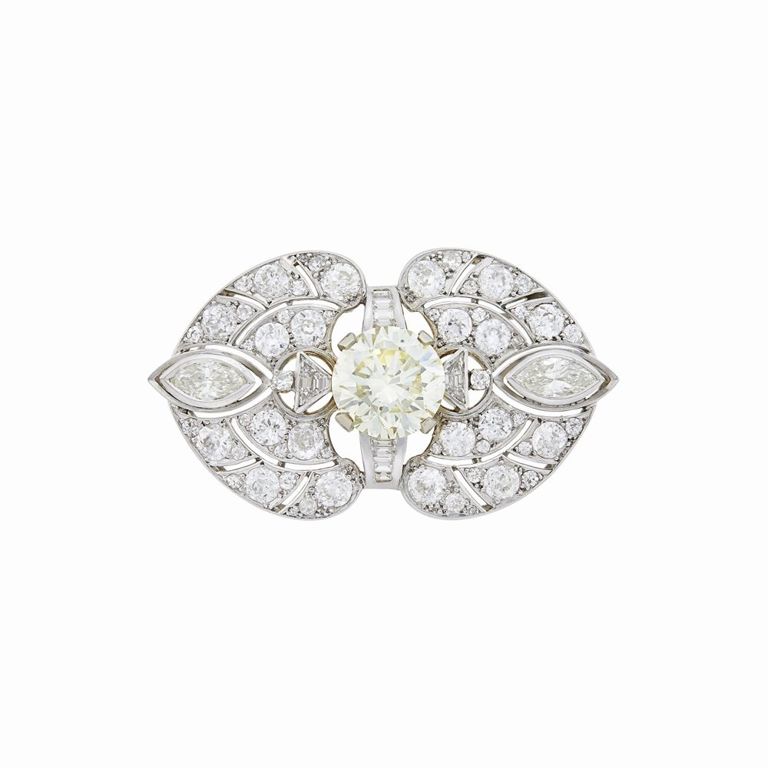 Platinum brooch with diamond