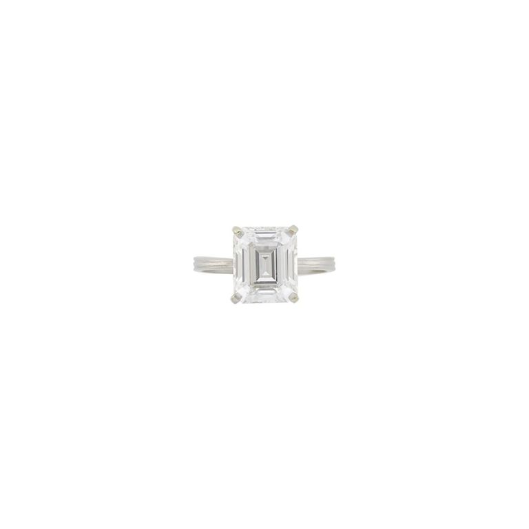 Platinum ring with diamond