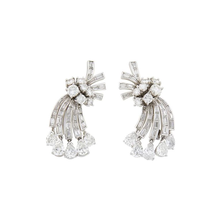 Pair of platinum diamond earclips