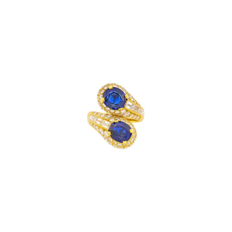 18k gold ring with sapphire and diamond