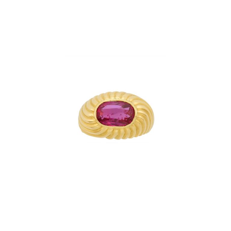18k gold ring with ruby