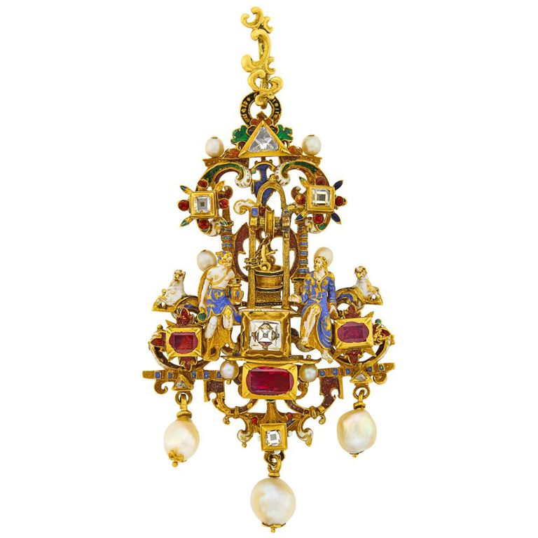 Renaissance gold pendant