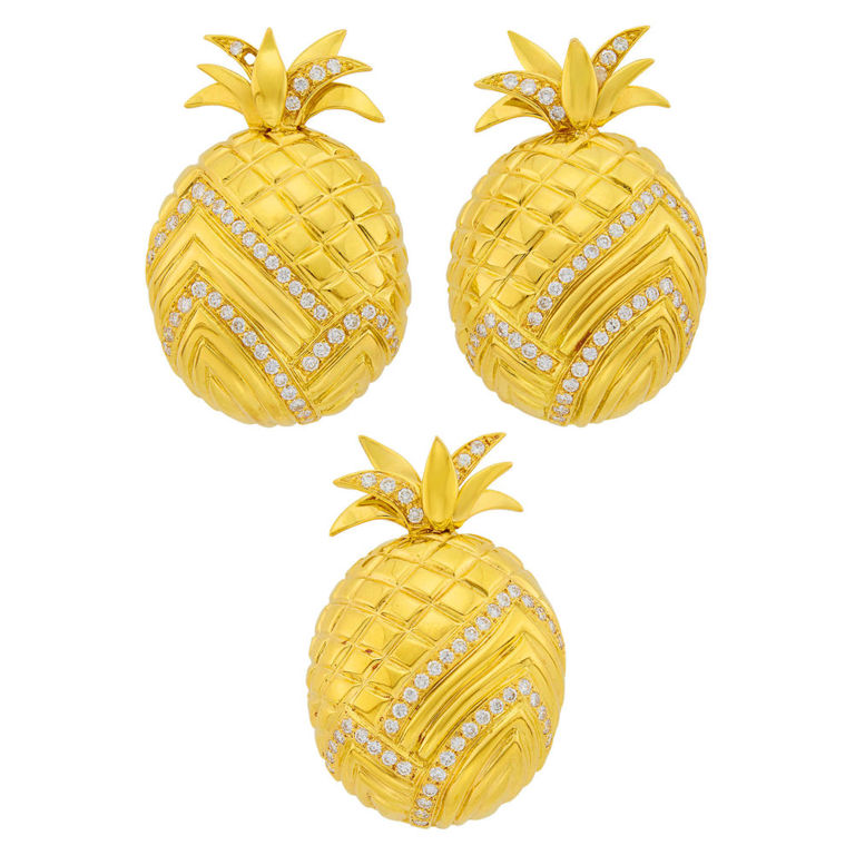 18k gold 'Pineapple' earclips and clip-brooch with diamond