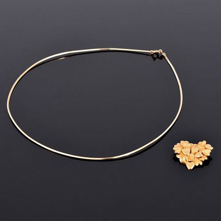 18k gold heart pendant/brooch and 14k gold choker
