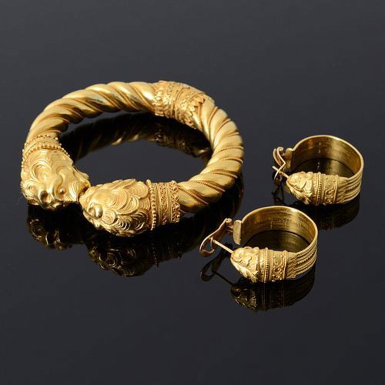 22k gold lion estate bracelet and earring set