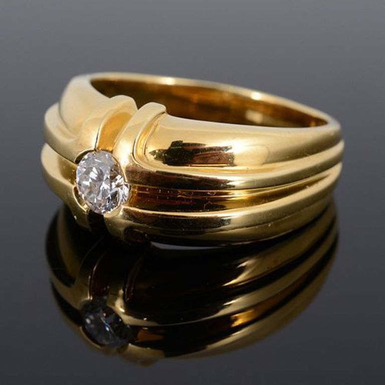 18k gold and diamond solitaire estate ring