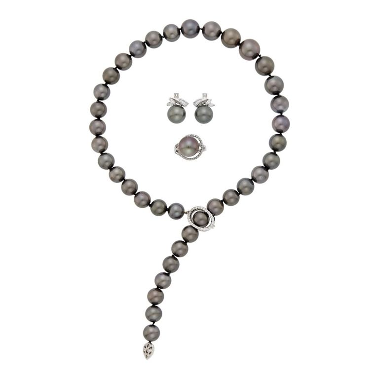 Tahitian gray cultured pearl necklace, earrings and ring