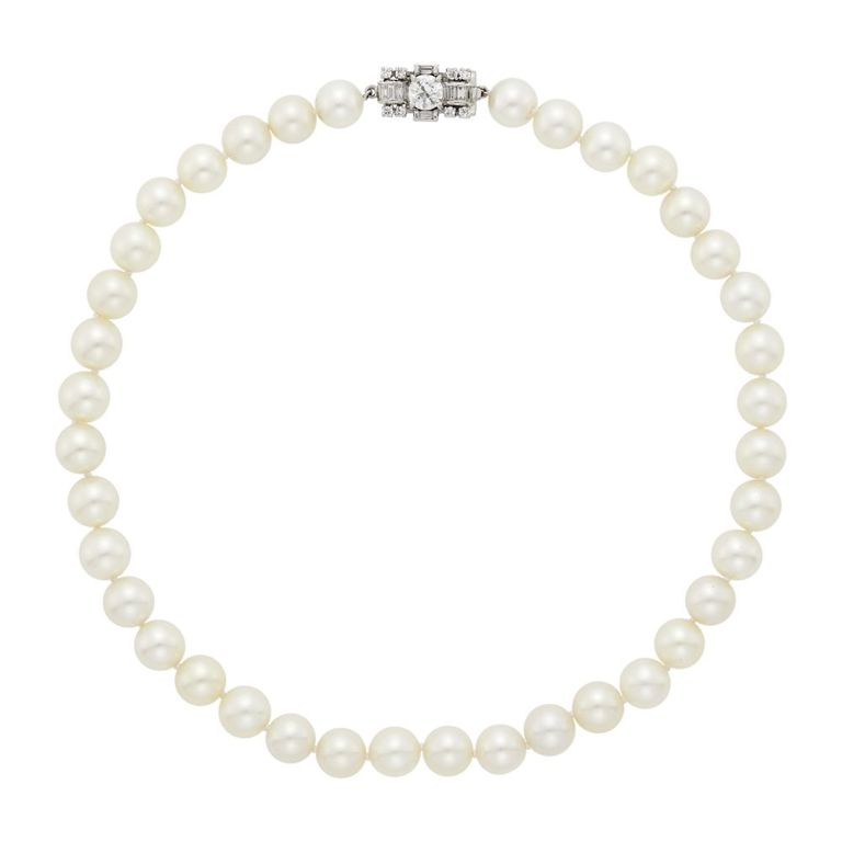 Cultured pearl necklace with platinum and diamond clasp