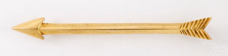 18k yellow gold arrow brooch
